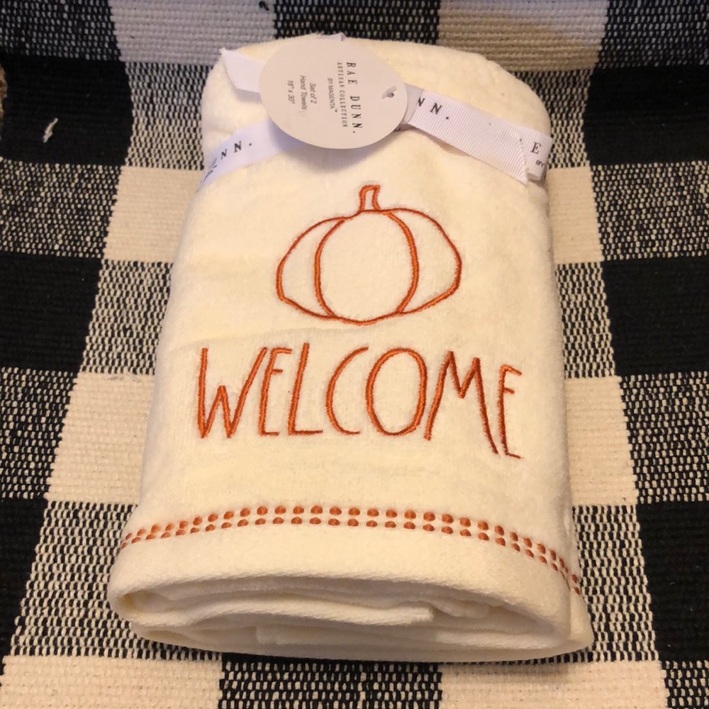 NWT Rae Dunn WELCOME pumpkin fall hand towels